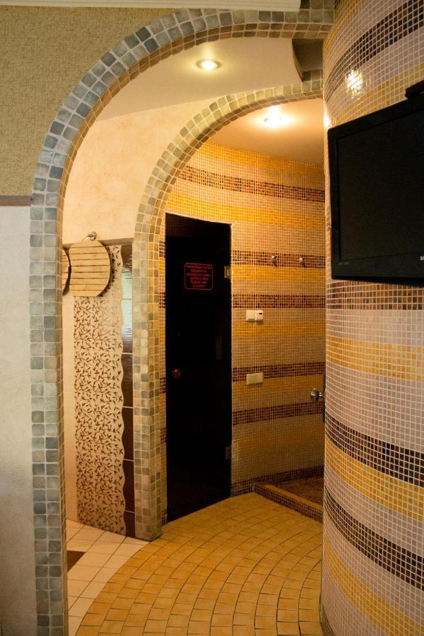 Hotel Aqvium Dnipro Esterno foto
