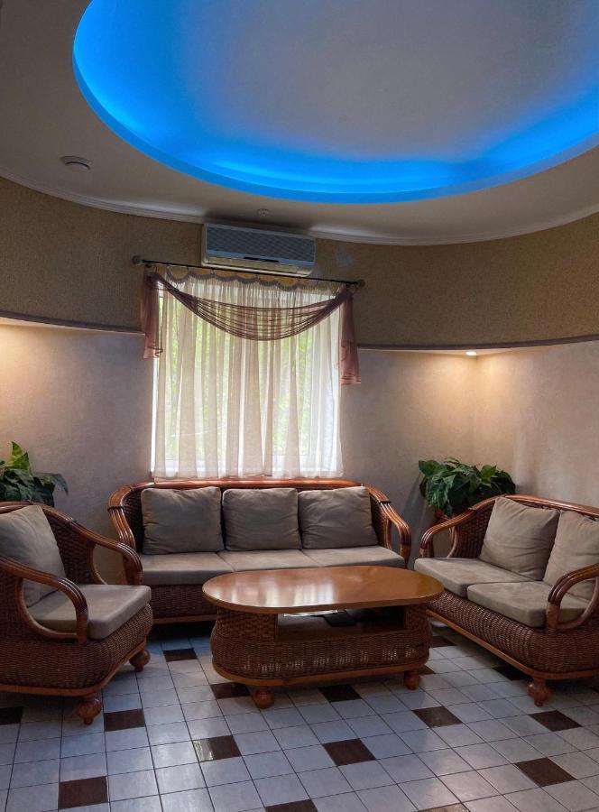 Hotel Aqvium Dnipro Esterno foto