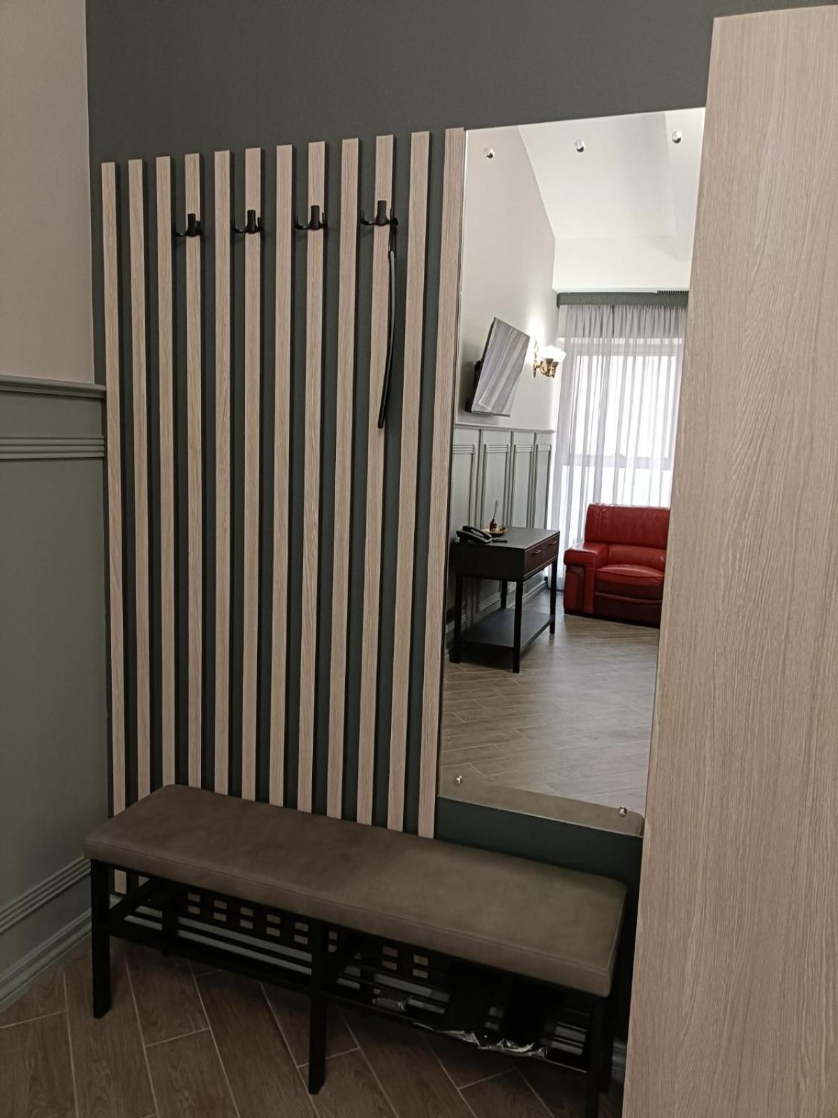 Hotel Aqvium Dnipro Esterno foto