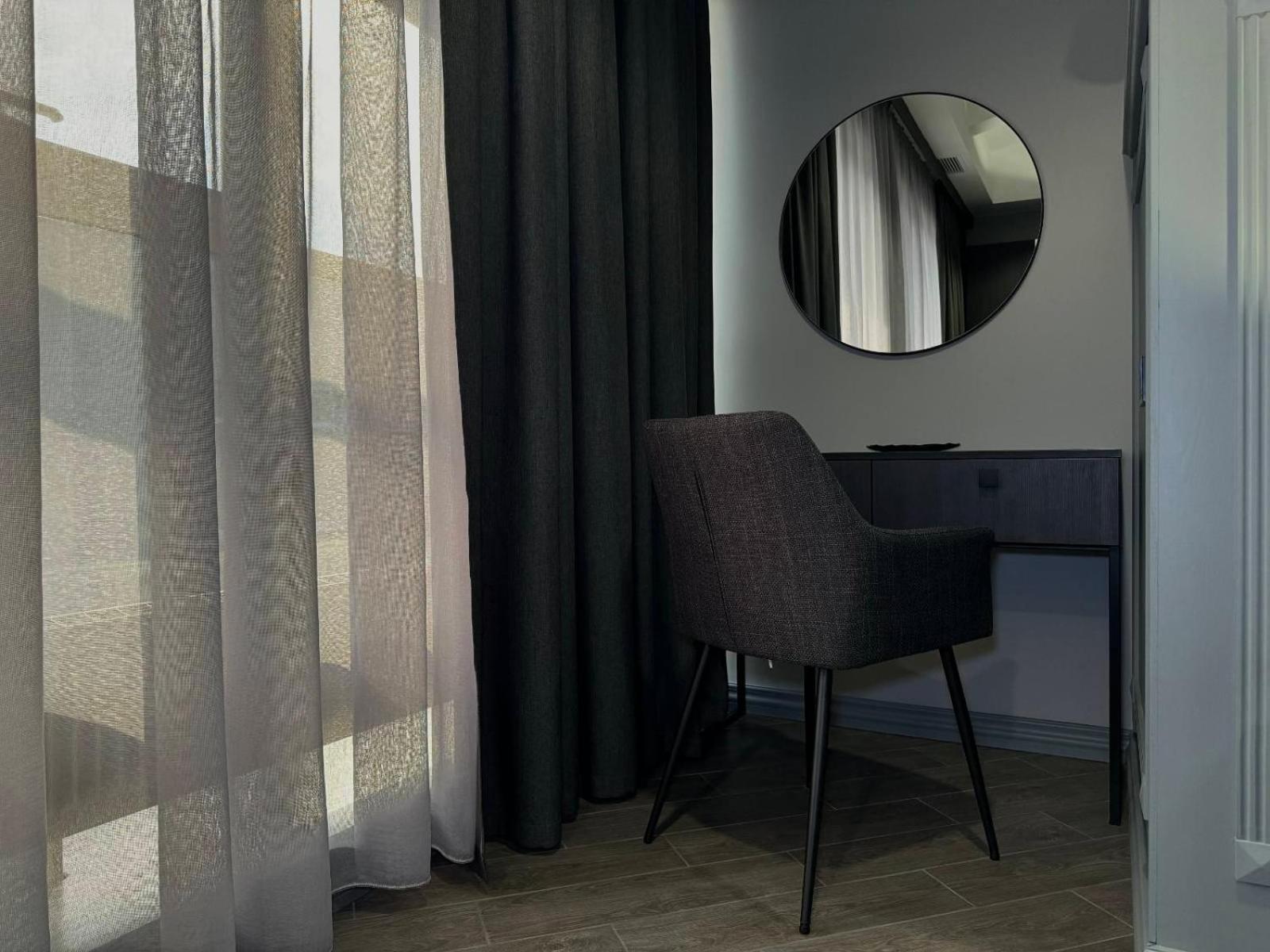 Hotel Aqvium Dnipro Esterno foto