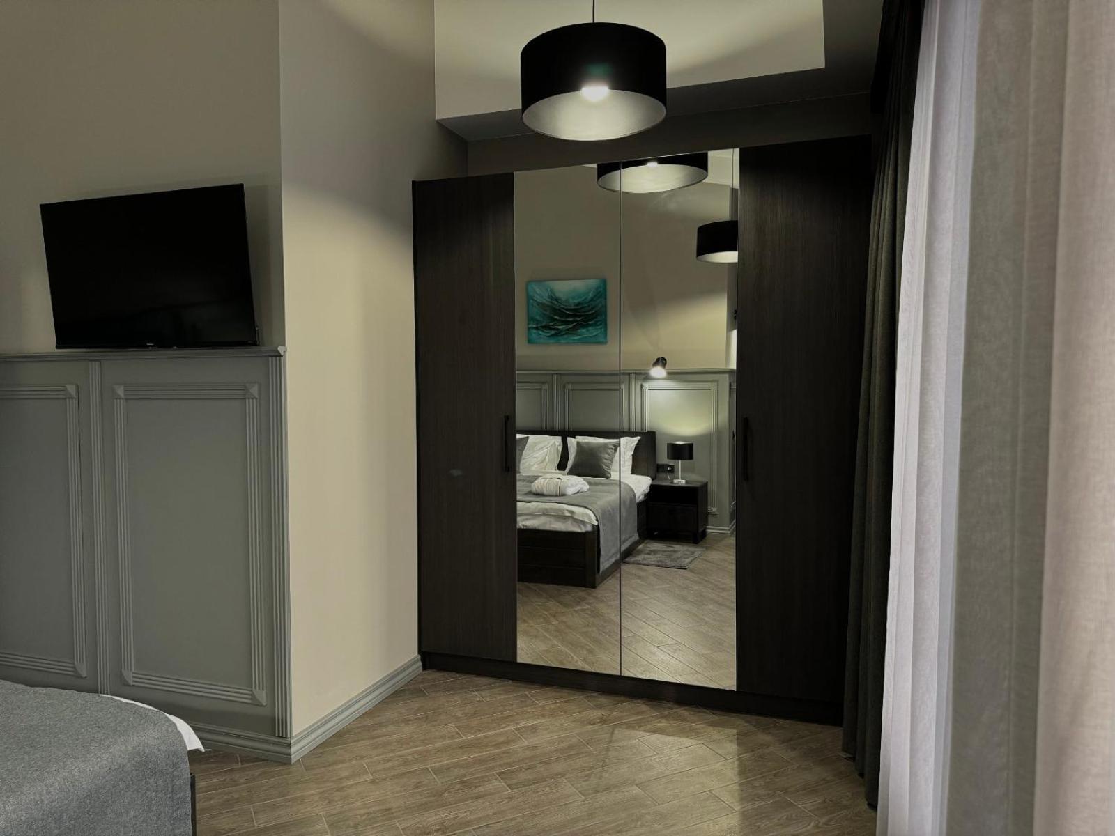 Hotel Aqvium Dnipro Esterno foto