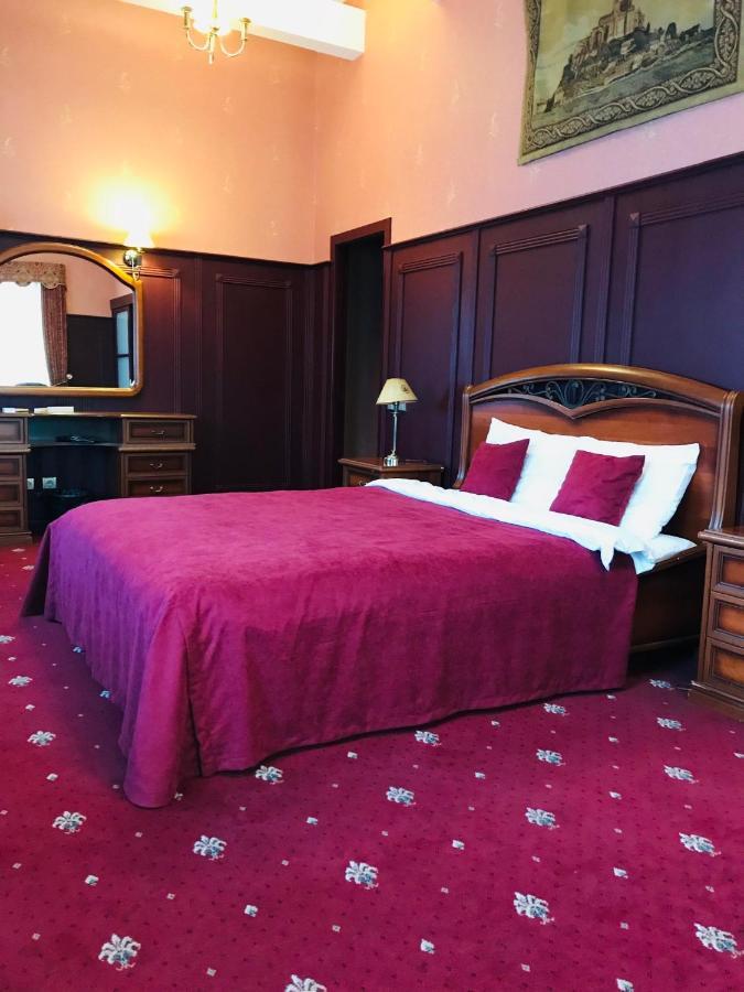 Hotel Aqvium Dnipro Esterno foto