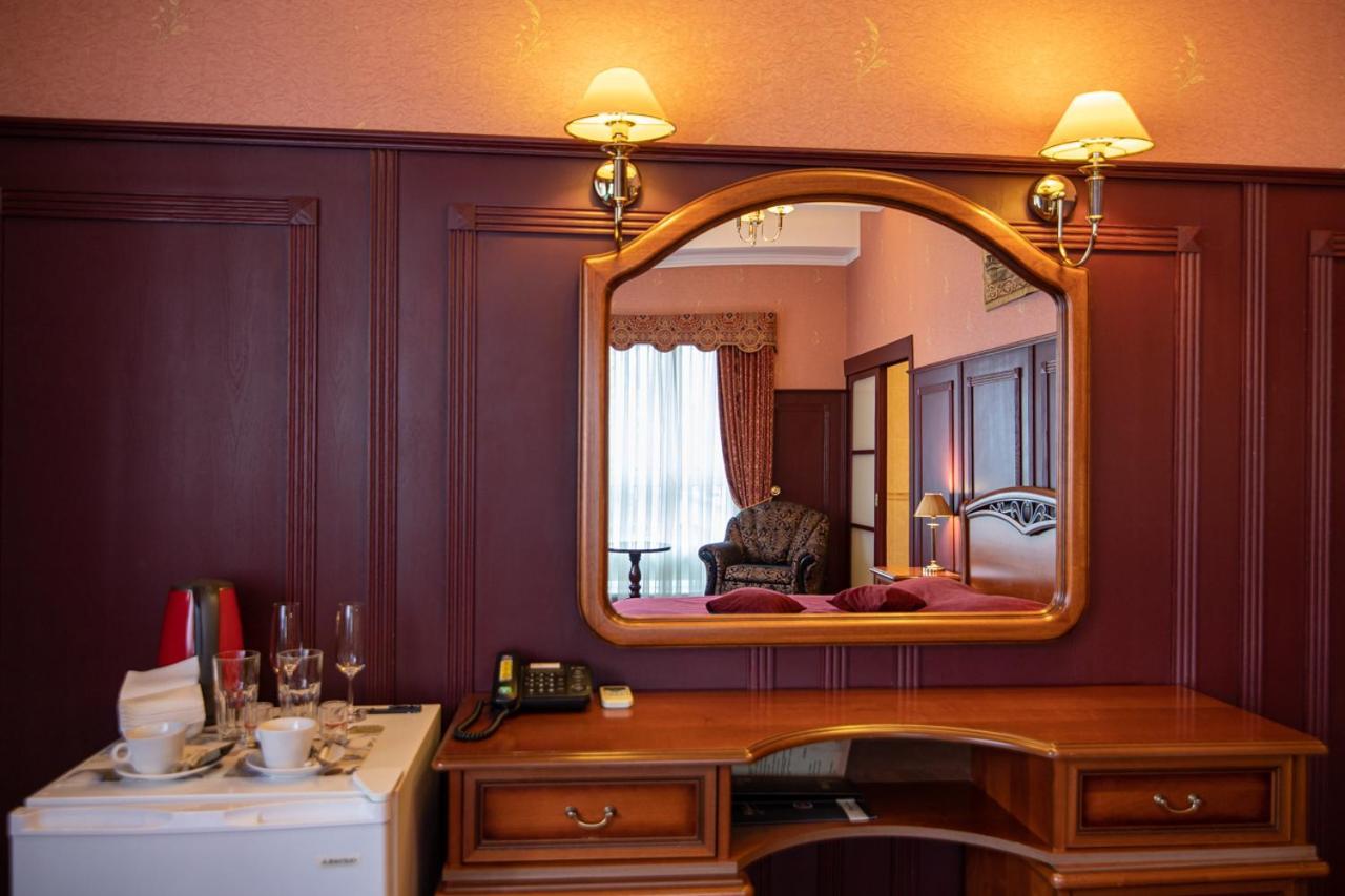 Hotel Aqvium Dnipro Esterno foto
